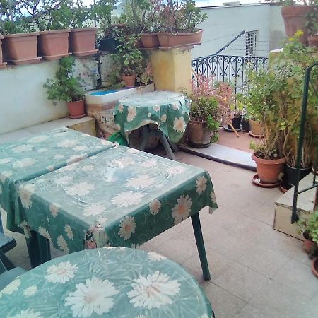 Room In Guest Room - Single Room With Shared Bathroom 陶尔米纳 外观 照片