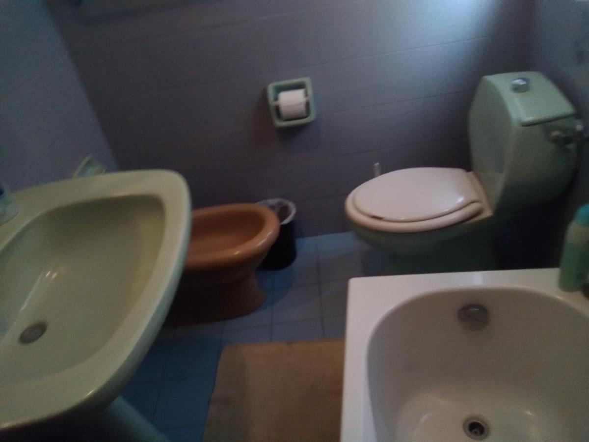 Room In Guest Room - Single Room With Shared Bathroom 陶尔米纳 外观 照片